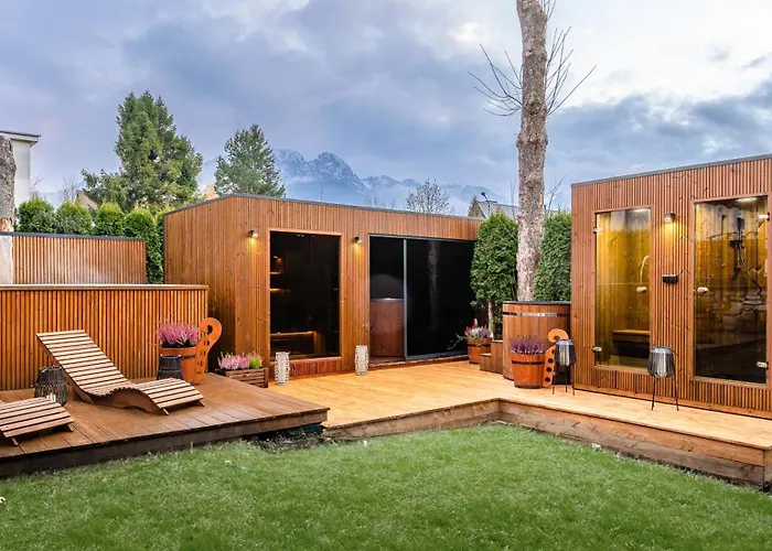 アパートホテル Delta Garden 3*